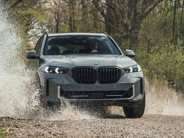 BMW chuẩn bị tung “đấu sĩ” off-road, thách thức trực diện G-Class xehay bmw offroad 210226 4.jpg