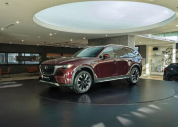 Mazda CX-90 chính thức chốt giá bán tại Việt Nam: SUV 7 chỗ hạng sang nhập Nhật, giá 2,479 tỷ đồng xehay cx90 gia 260226 5.jpg