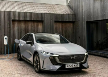 Cuộc chuyển mình của Mazda: Khi "ông lớn" Nhật Bản chấp nhận học hỏi người Trung Quốc để làm xe điện xehay mazda 6e 260226 2.jpg