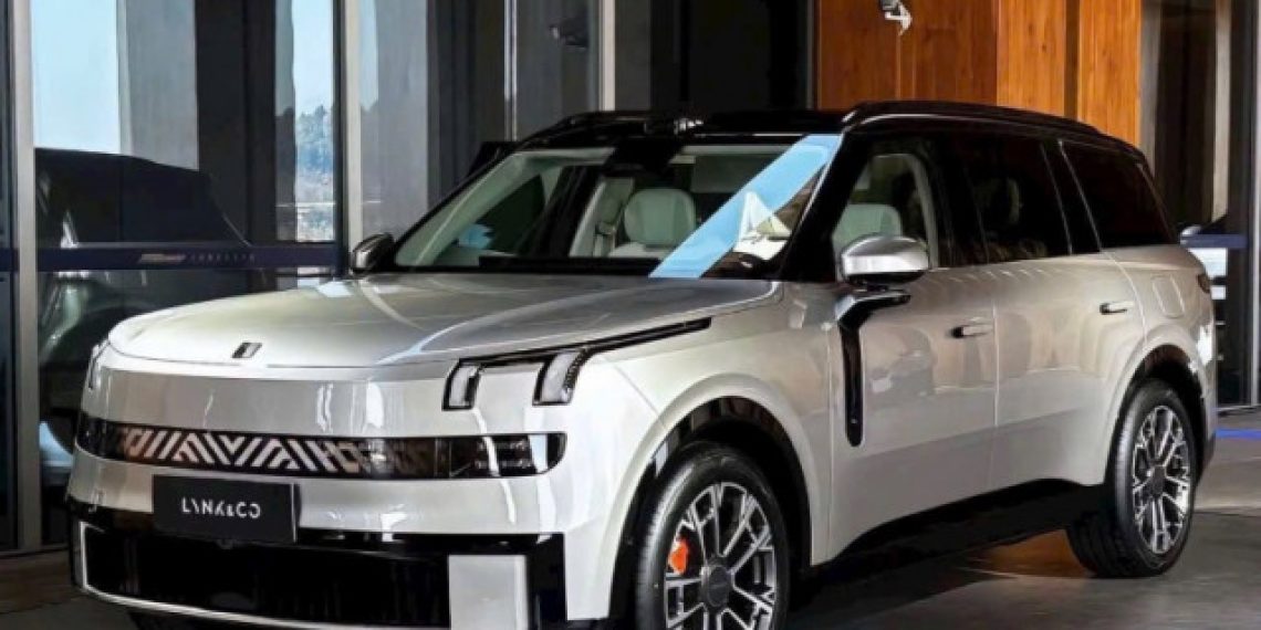 xehay suv 900 030226 2.jpg