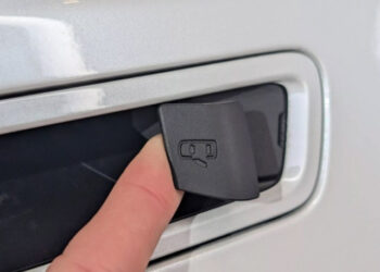 xehay toyota highlander 230226 1.jpg