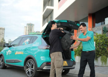 xehay xanh sm dan dau 101025 4.jpg