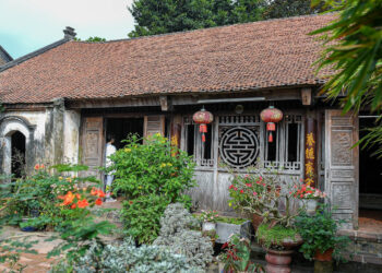 xuyen khong o ngoi lang co ha noi noi thoi gian nhu ngu quen 678.jpg