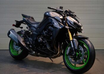 Kawasaki Z1100 SE chính thức ra mắt Việt Nam: Naked-bike giá 409 triệu đồng 1111773646820 kawasaki z1100 se chinh thuc ra mat viet nam anhdaidien.jpg