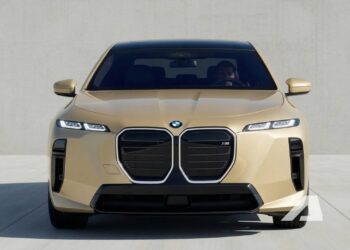 BMW 7 Series bản LCI lộ diện với lưới tản nhiệt mới, công nghệ "siêu não bộ" 1651773499347 bmw 7 series ban lci lo dien anhdaidien.jpg