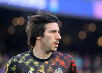 Arsenal nhận cảnh báo về việc theo đuổi Sandro Tonali