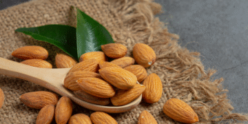 3 tac hai cua hat hanh nhan neu dung sai cach 1307.png