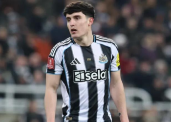 Arsenal đưa hậu vệ của Newcastle vào tầm ngắm 4 1503201724.png