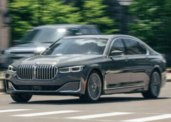 5541773479407 bmw trieu hoi gan 150000 xe anhdaidien.jpg