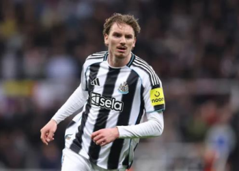 Nick Woltemade là bản hợp đồng tệ nhất lịch sử Premier League 7 0103105803.png