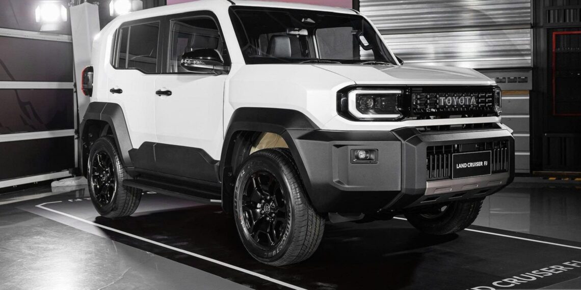 Toyota Land Cruiser FJ ra mắt Đông Nam Á với giá hơn 1 tỷ đồng