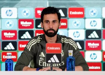 alvaro arbeloa li giai nguyen nhan real madrid thieu on dinh.jpg