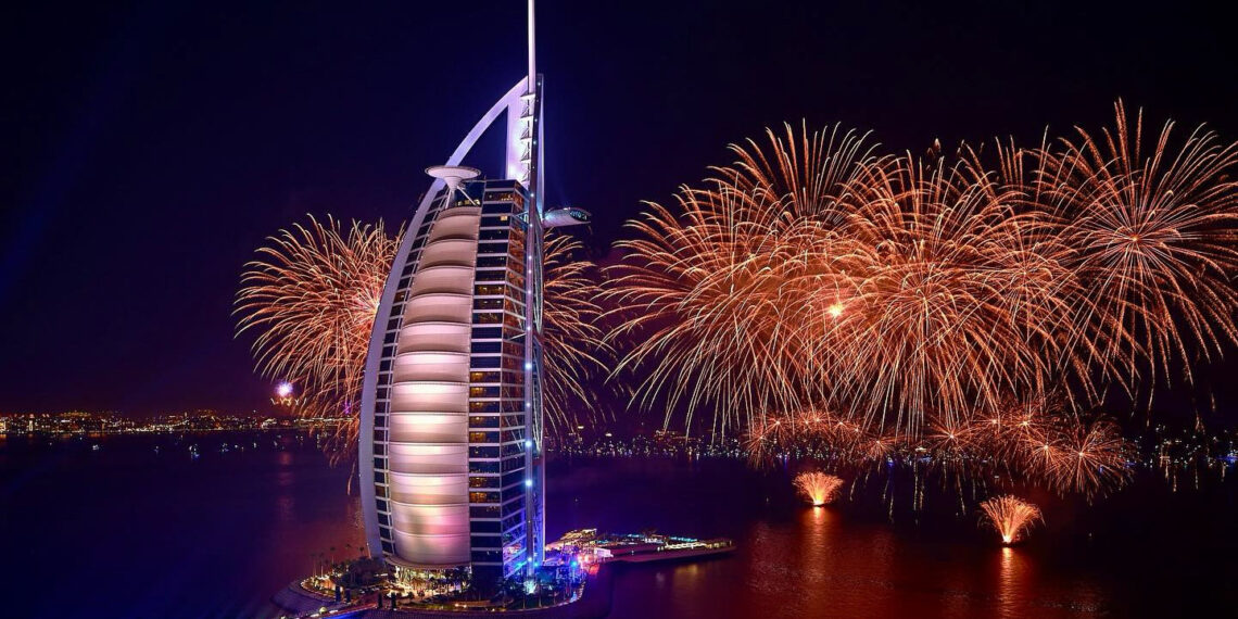 ben trong khach san xa hoa nhat dubai vua boc chay co gi dac biet 1620.jpg