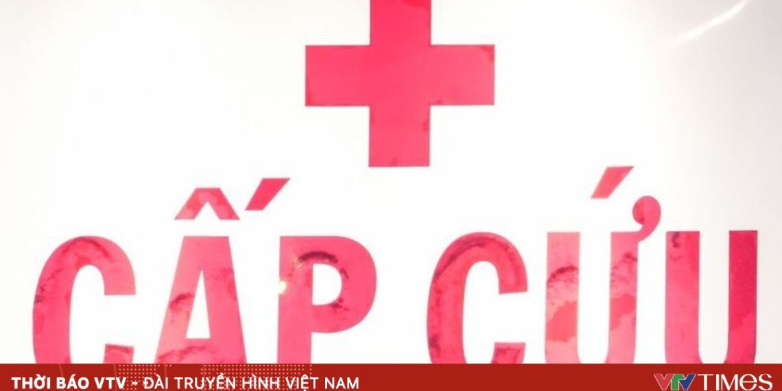 Cảnh báo trẻ ngộ độc do nuốt nhầm dầu thơm cap cuu 07616890618767733968163 14900592256715615812453 66035175652811831852773.jpg