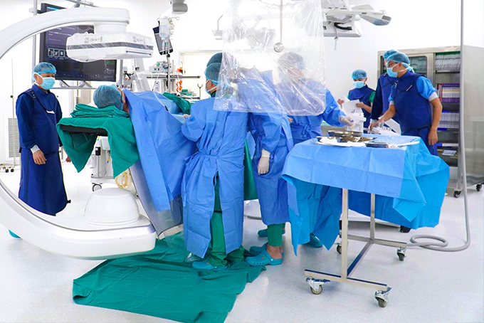 Nhồi máu cơ tim sau chuyến bay dài từ châu Âu Nhồi máu cơ tim sau chuyến bay dài từ châu Âu