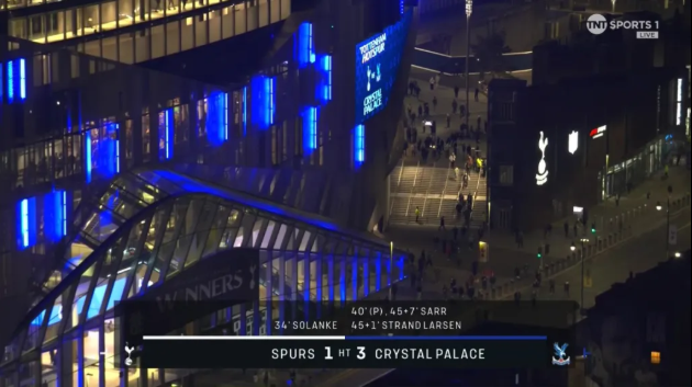 cdv tottenham roi san chi sau 45 phut.png