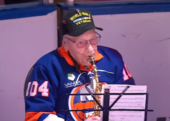 cu ong 104 tuoi ca doi me 3 loai thuc pham tranh xa 1 mon 1933.jpg