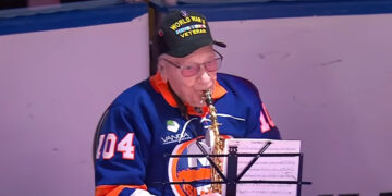 cu ong 104 tuoi ca doi me 3 loai thuc pham tranh xa 1 mon 1933.jpg