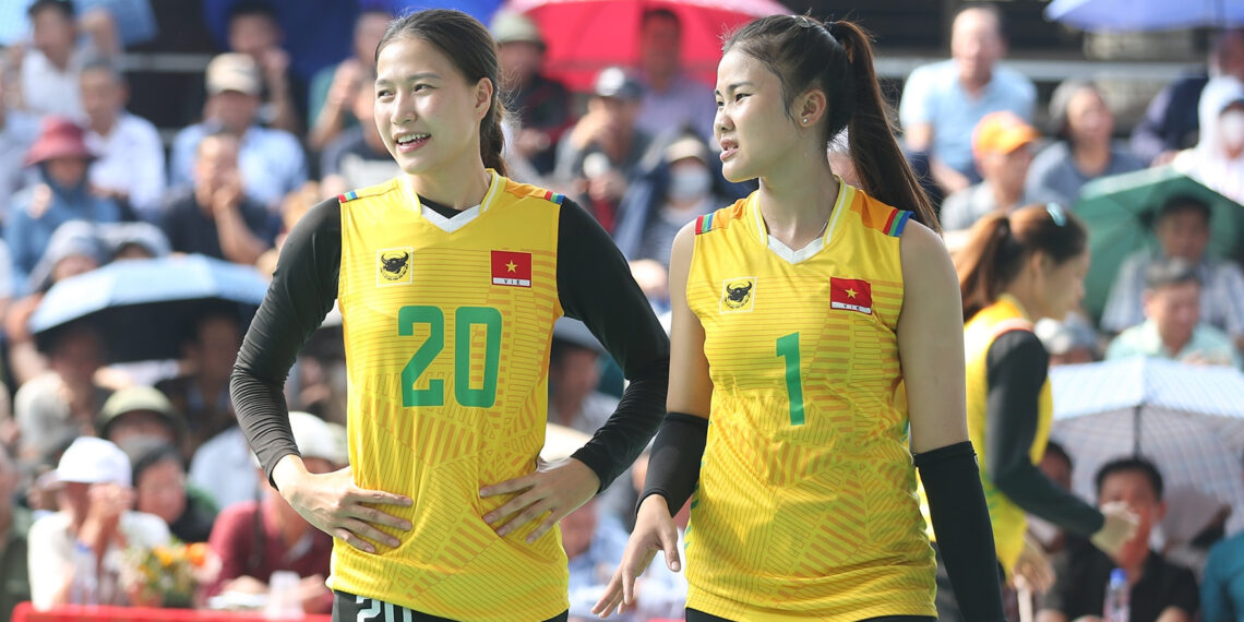 dan hoa khoi bong chuyen viet nam gay sot o giai hoi lang bac ninh 2800.jpg