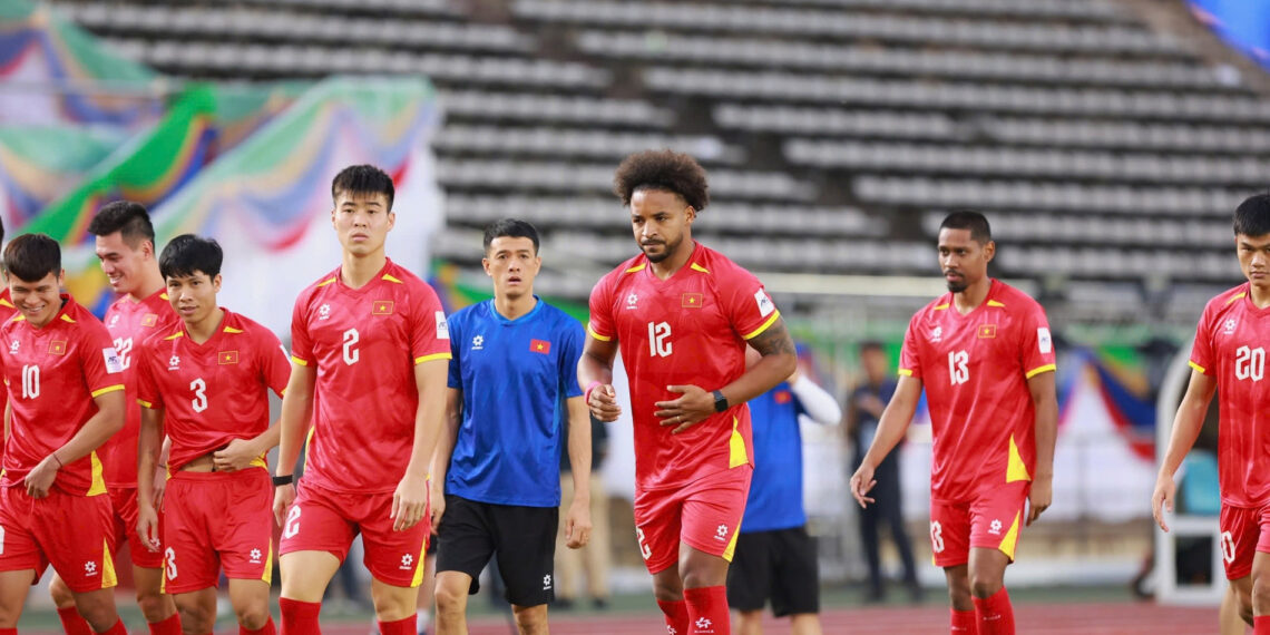 danh sach tuyen viet nam hlv kim sang sik lieu co qua an toan 2514.jpg