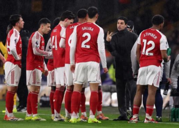 David Moyes kêu gọi siết chặt luật để ngăn chặn chiêu trò của Arsenal david moyes keu goi siet chat luat de ngan chan chieu tro cua arsenal.png