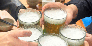 di tieu thuong xuyen khi uong bia co yeu sinh ly 2186.png