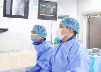 Đưa người đàn ông vỡ u gan vượt 200km đi cấp cứu Đưa người đàn ông vỡ u gan vượt 200km đi cấp cứu