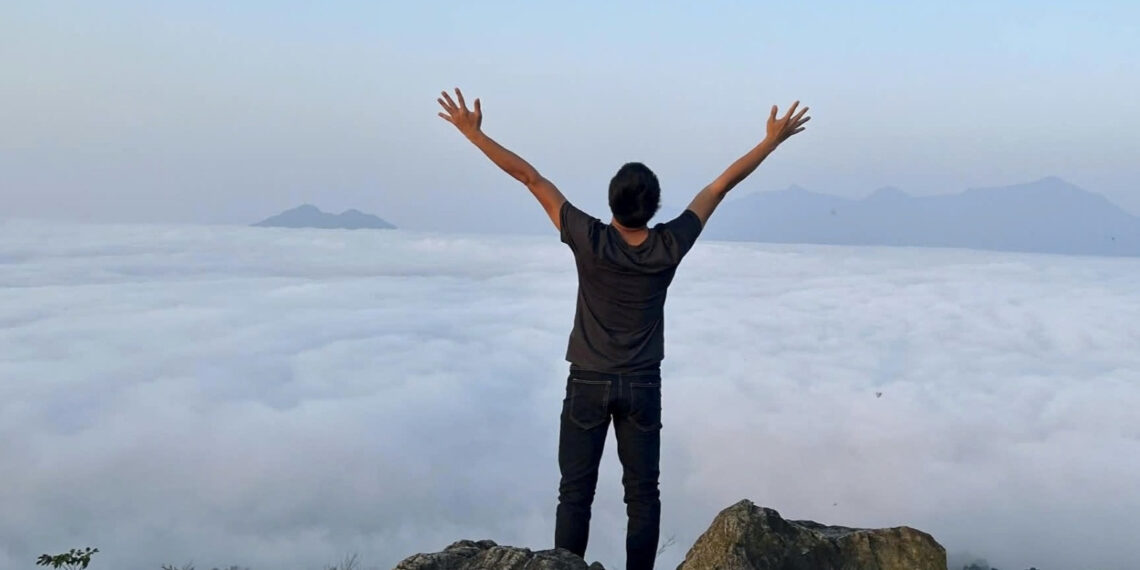 dung leu san may tren dinh doi giua dai ngan xu thanh 122.jpg