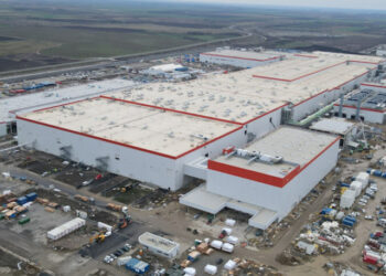 EU nỗ lực cạnh tranh giá pin xe điện với Trung Quốc eu ha gia pin xe dien1 00183719.jpg