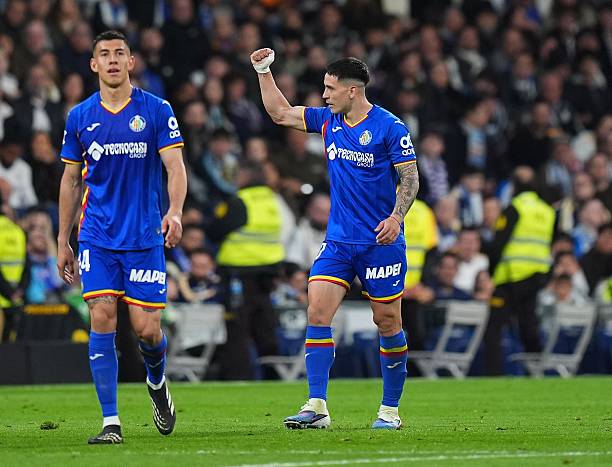 Thua sốc tại Bernabeu, Real Madrid tụt lại trong cuộc đua vô địch gettyimages 2264439916 612x612 0303072149.jpg