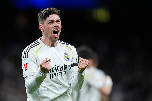 Đè bẹp Elche, Real Madrid gây áp lực lên Barca gettyimages 2266531655 612x612 1503072954.jpg