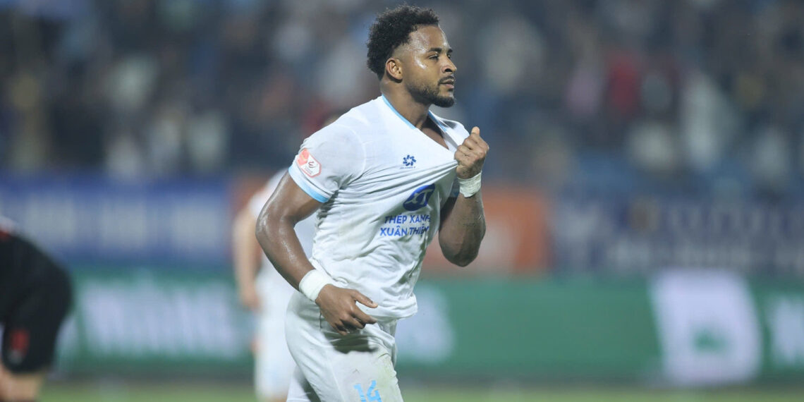 ghi ban thang dau tien o v league xuan son noi dieu bat ngo 2304.jpg