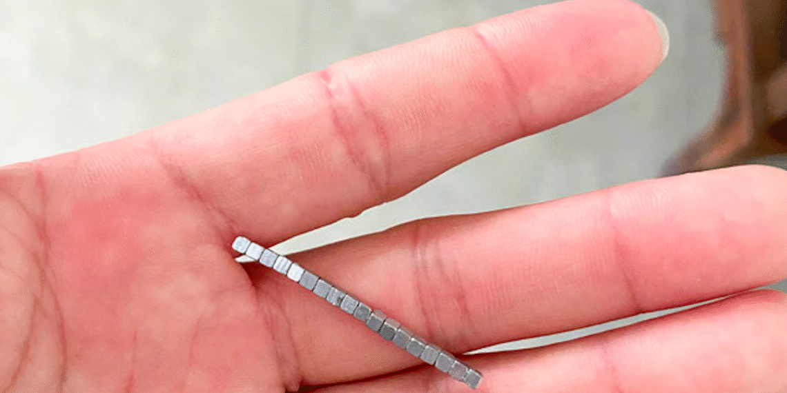 Hàng chục viên nam châm kết thành chuỗi gây thủng ruột bé trai 5 tuổi Hàng chục viên nam châm kết thành chuỗi gây thủng ruột bé trai 5 tuổi