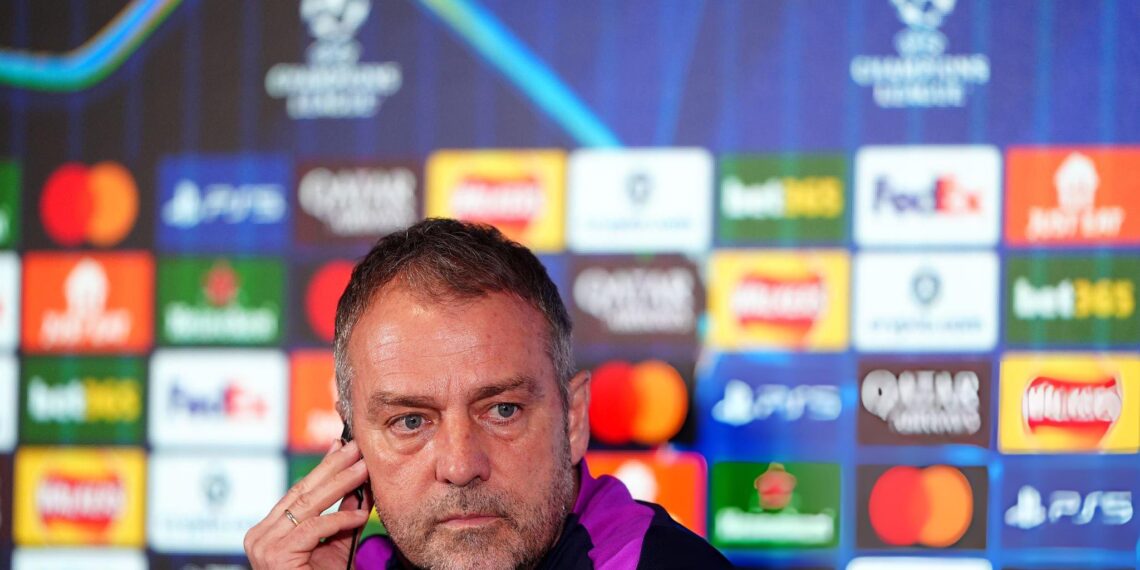 hansi flick barca da co mot hiep hai phi thuong.jpg