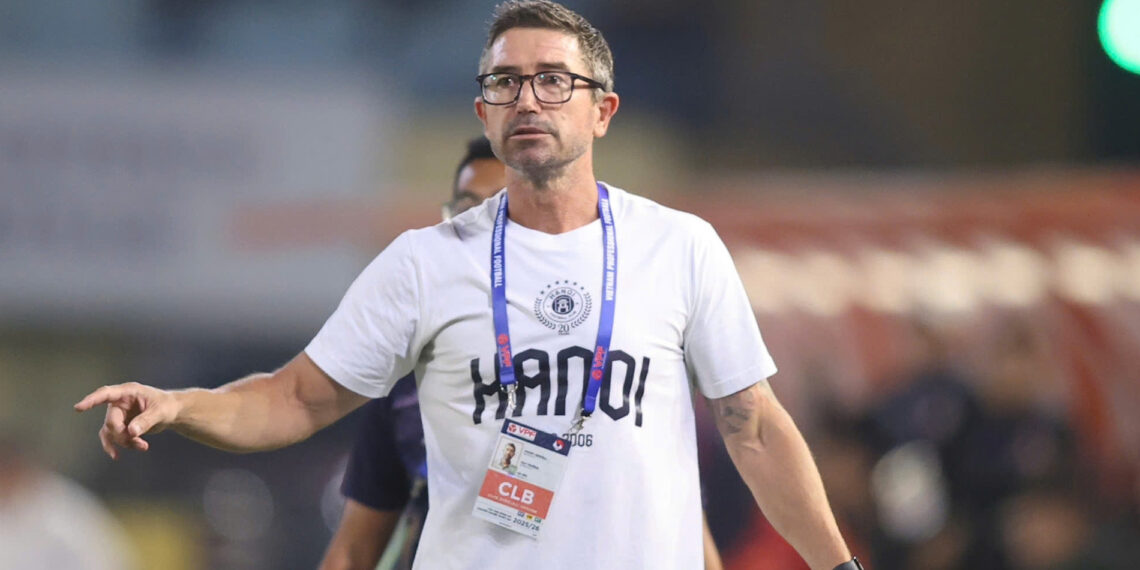 Harry Kewell khen hết lời tiền vệ đang trong 'tầm ngắm' của ông Kim Sang Sik harry kewell khen nuc no tien ve dang trong tam ngam cua ong kim sang sik 1714.jpg