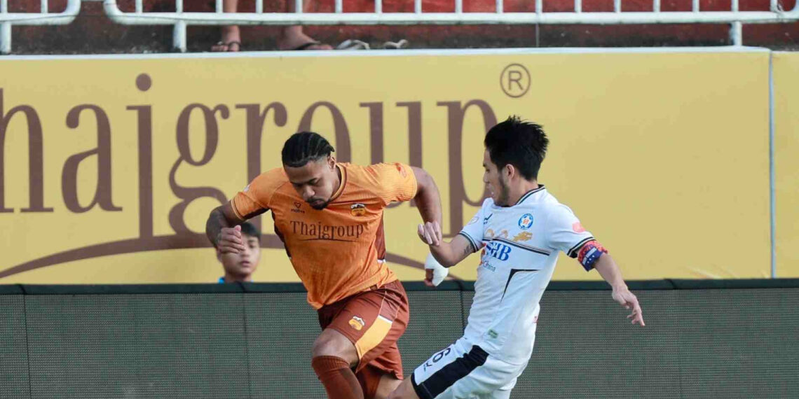 HLV Vũ Tiến Thành cập bến Ninh Bình: ‘Ván bài lật ngửa’ của bầu Đức hlv vu tien thanh cap ben ninh binh van bai lat ngua cua bau duc 2973.jpg