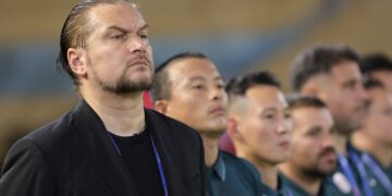 hlv popov buon noi thanh hoa khong xung dung o nhom cuoi.jpg