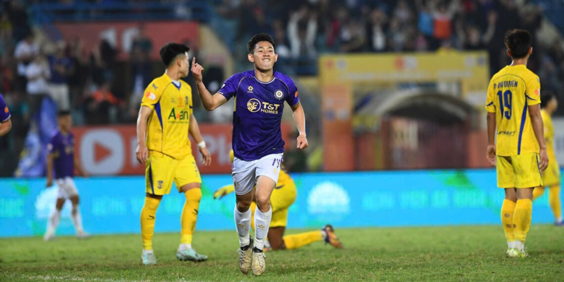 hoang hen hai long giup ha noi thang dam slna 2379.jpg