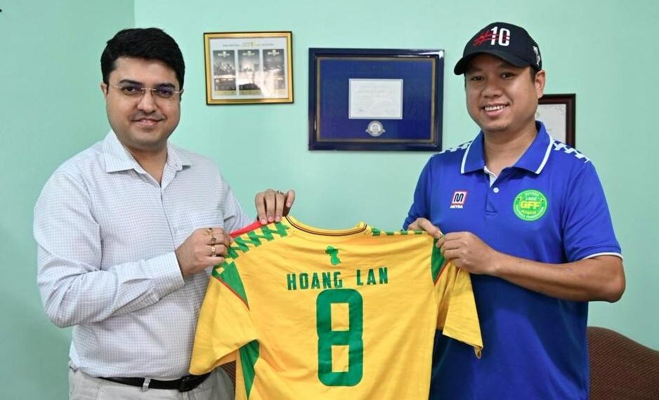 hoang lan 1803125531.jpg