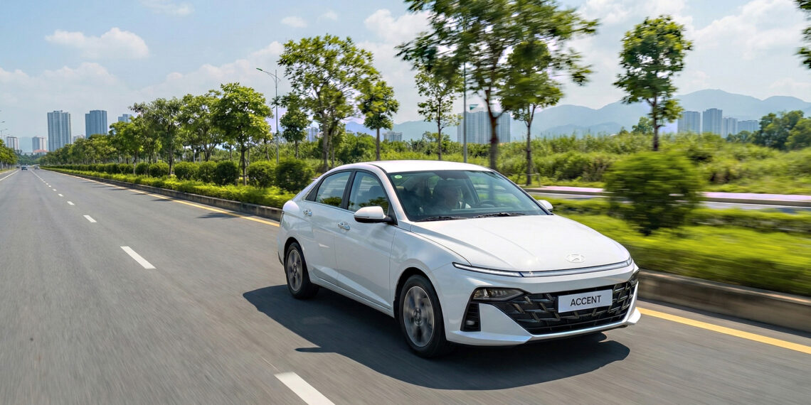 hyundai accent 1 jpg.17344.jpeg