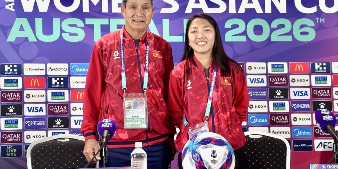 HLV Mai Đức Chung và ĐT nữ Việt Nam nỗ lực vì mục tiêu World Cup img 4481 2048x1488 0303132836.jpeg