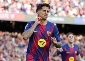 Deco nhận lời khen sau thương vụ đưa Joao Cancelo trở lại Barca joao cancelo 1603172948.jpg