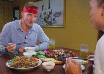 khach tay thu mon thit chuot khong lo o ha noi khen ngon nhat tung an 1201.png