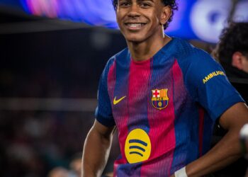 lamine yamal thiet lap ky luc kho tin tai champions league.jpg