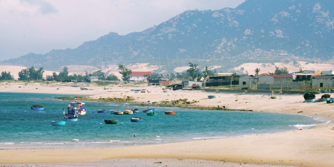 Làng chài ‘chạy gió’ có khung cảnh siêu đẹp, ít người biết ở Khánh Hòa Làng chài ‘chạy gió’ có khung cảnh siêu đẹp, ít người biết ở Khánh Hòa