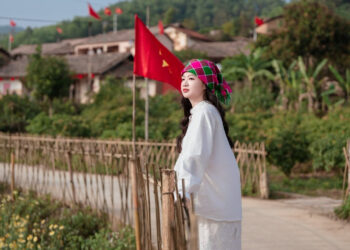 Làng cổ đẹp cách Hà Nội 2,5 giờ lái xe khiến khách liên tưởng tới Lô Lô Chải lang co dep cach ha noi 25 gio lai xe khien khach lien tuong toi lo lo chai 1776.jpg