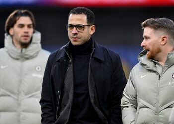 liam rosenior yeu cau chelsea phai gianh ve du champions league.jpg