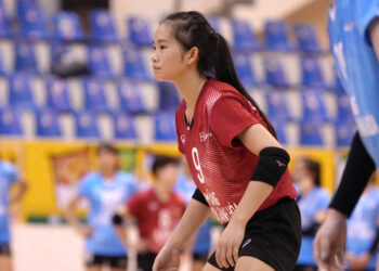 Libero 14 tuổi gây sốt ở Cúp bóng chuyền Hoa Lư, lên U18 Việt Nam