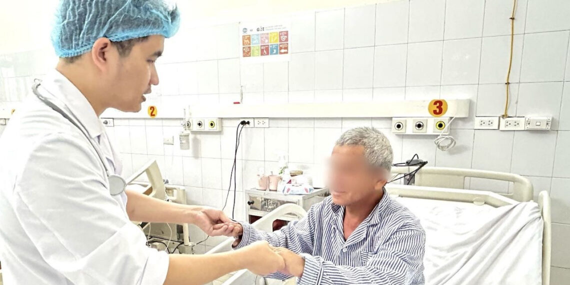 mac benh man tinh co phai di kham linh thuoc dung ngay hen 772.jpg