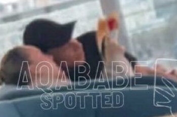 Mbappe hôn bạn gái mới ở quán bar, lộ mối quan hệ 3 người mbappe hon ban gai moi o quan bar lo moi quan he 3 nguoi 388.jpg